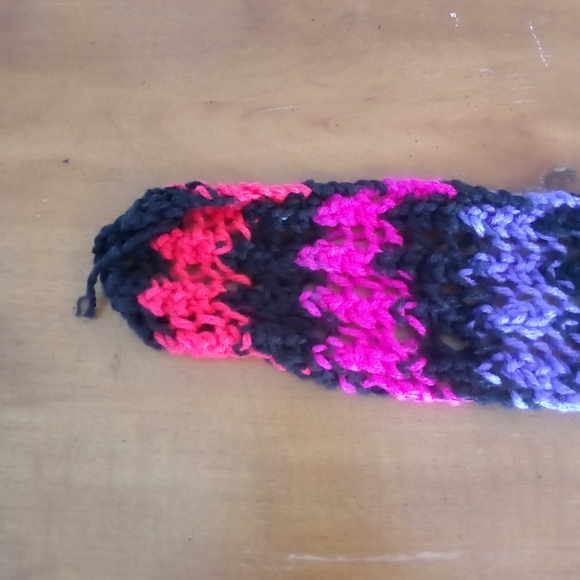 Kids Hand knit scarf - Picture 6 of 7